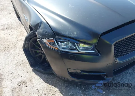2016 Jaguar Xj R-Sport z USA, uszkodzony, nr VIN SAJWA1C78G8V96123
